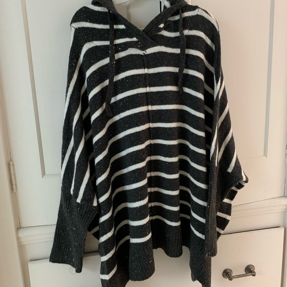 soft and flowy women’s sweatshirt